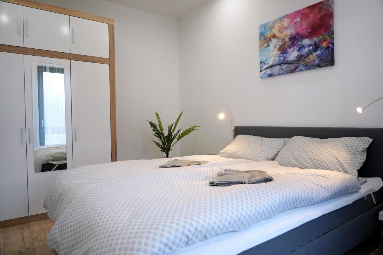 Apartman Zuzana Nesvady Exterior photo
