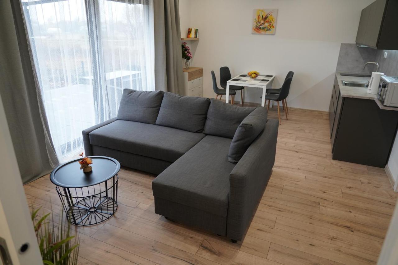 Apartman Zuzana Nesvady Exterior photo