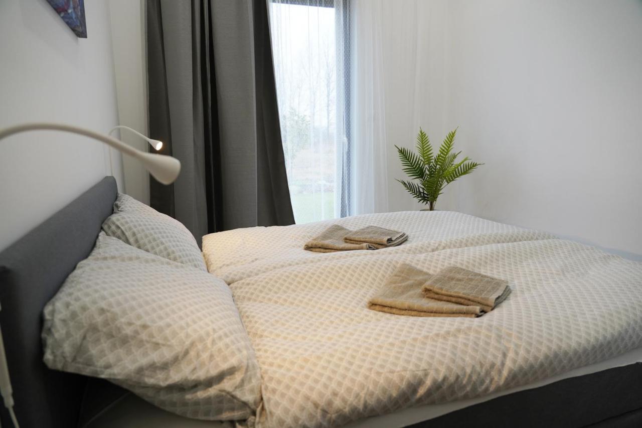 Apartman Zuzana Nesvady Exterior photo